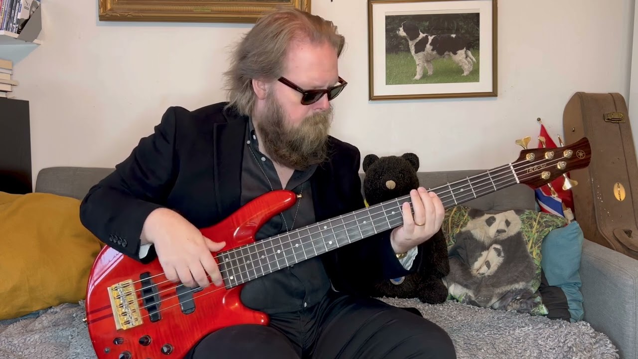 Kristoffer Helle - Toto - Jake to the Bone - Bass