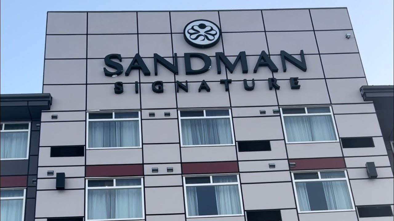 Sandman Signature Hotel Calgary| King Bedroom |Maricel Harbord