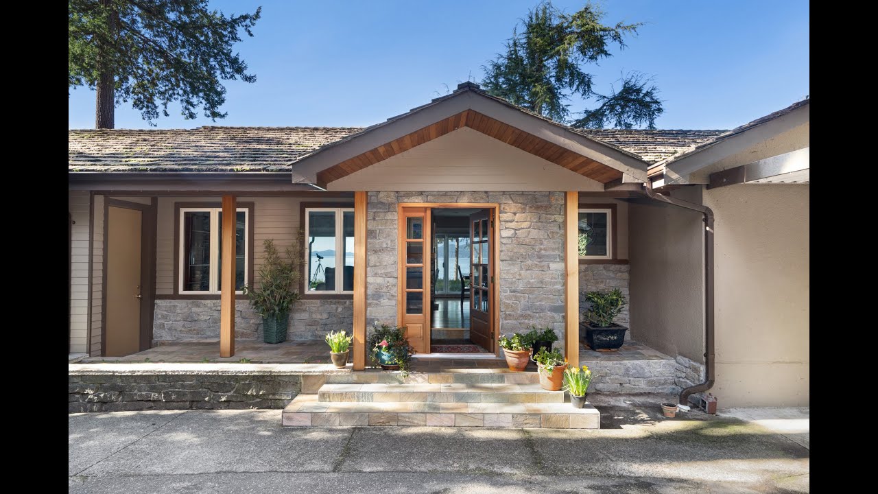 80 Seaview Place, Lions Bay, BC V0N 2E0
