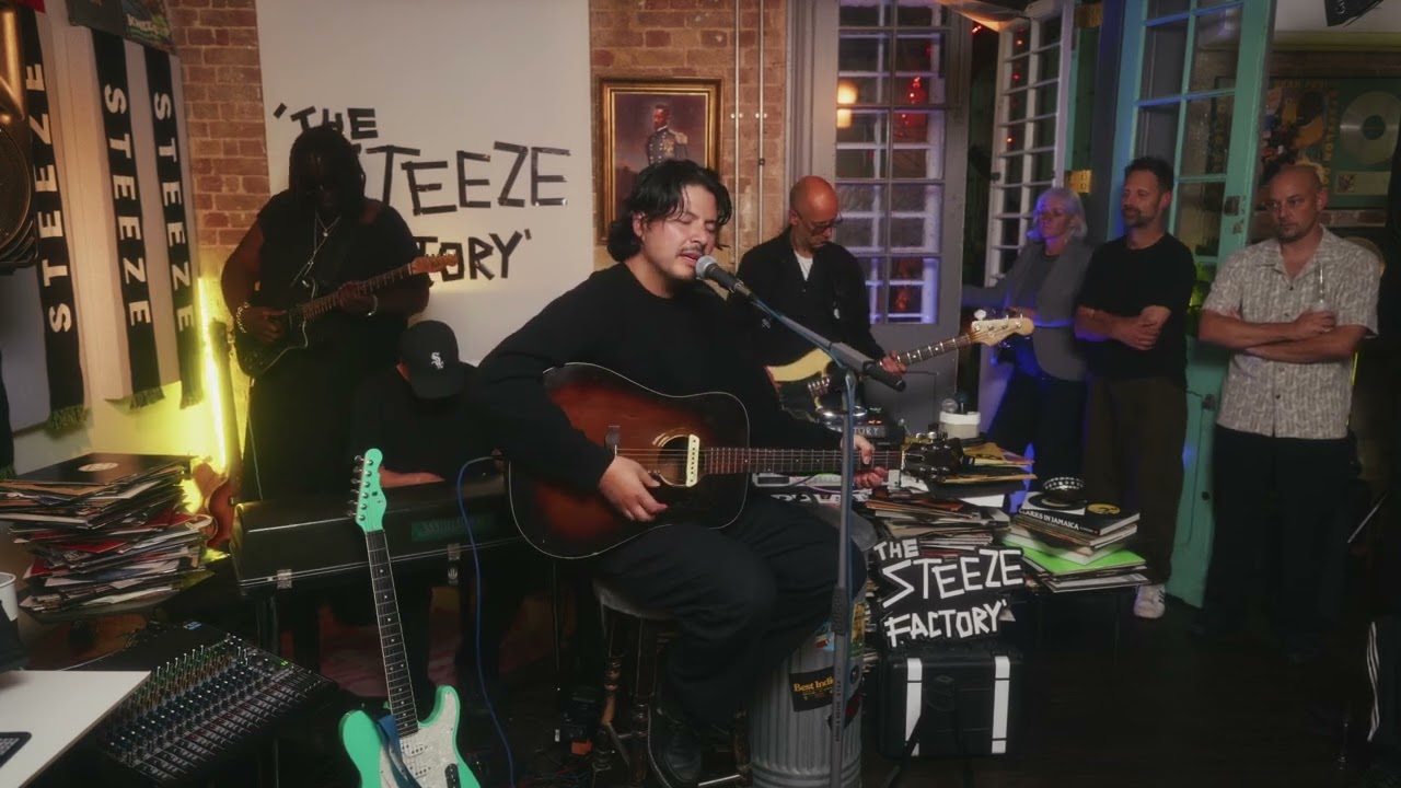 Jamie Woon - All The Way  (Kensaltown Live @ The Steeze Factory)