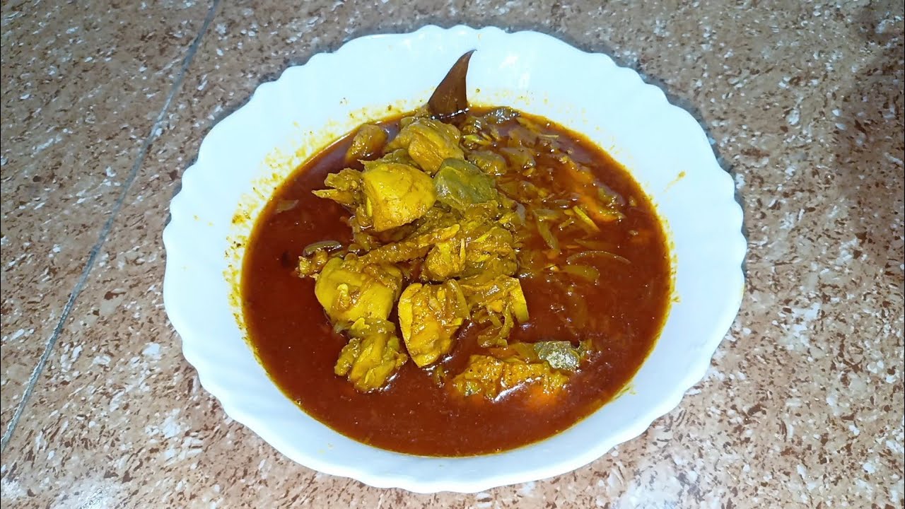 How to make local chicken curry 