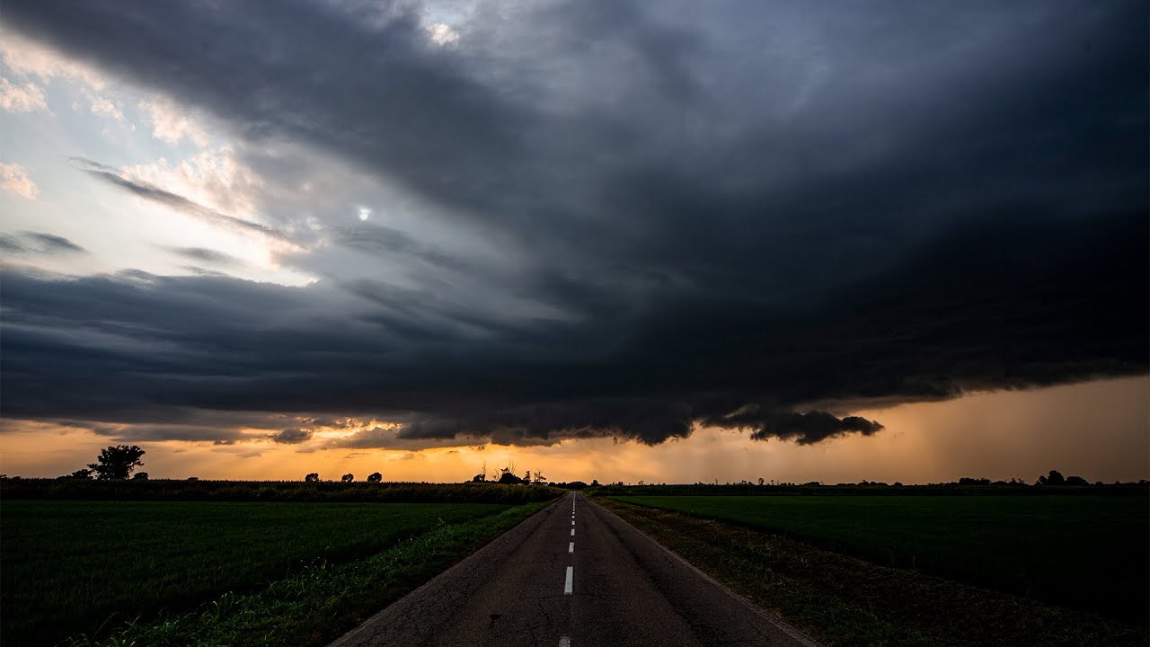 SUPERCELLA LP al TRAMONTO (TIMELAPSE)