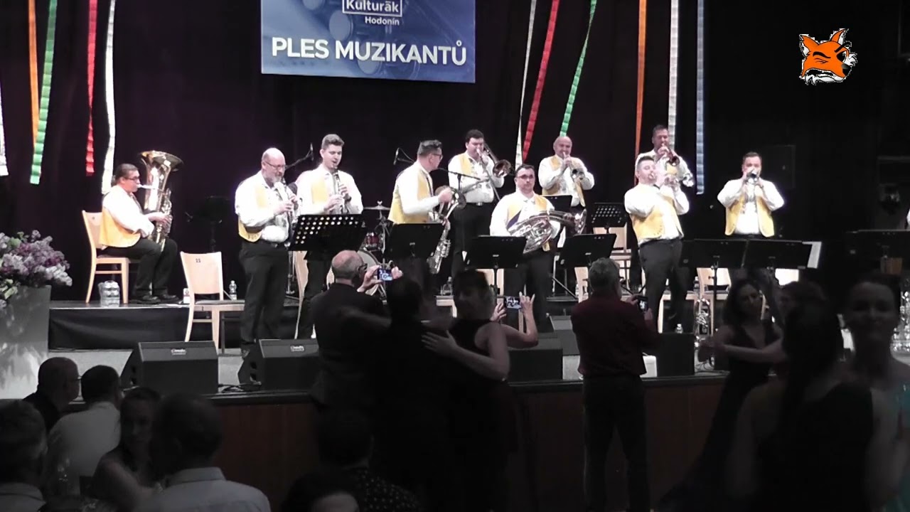Vlado Kumpan a Kumpanovi muzikanti - Monika
