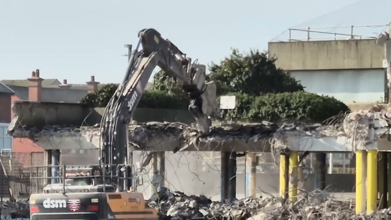 Destruction! Blackpool Bonny Street And Joke Shop Demolitions 10th March