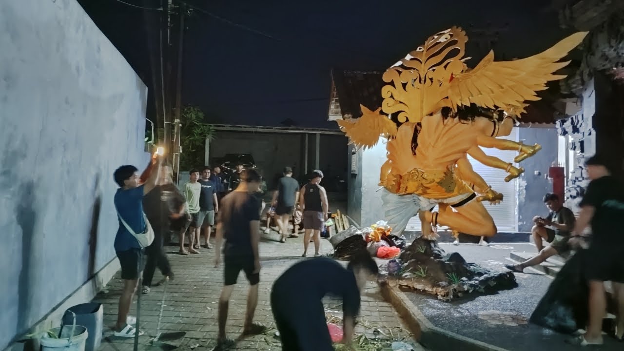 KITA BAKAL KLUARKAN untuk di pajang di jalan
