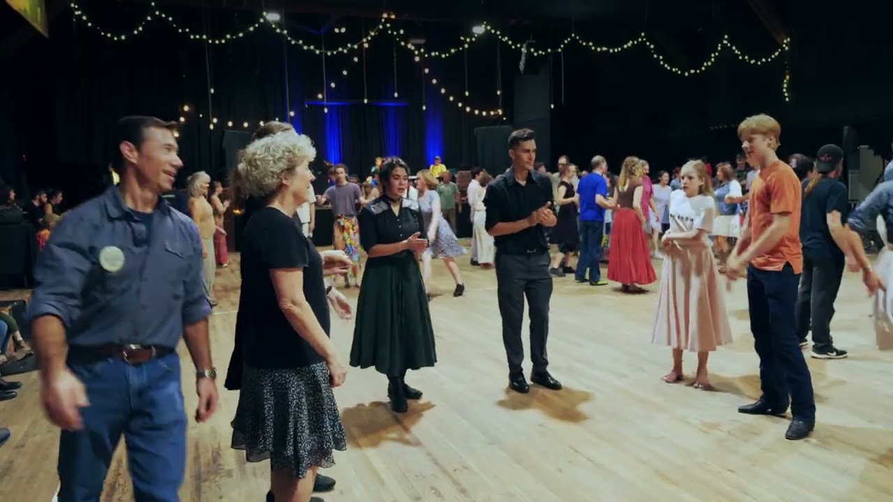 Contra Dancing Sautee - Seth Tepfer & Playing with Fyre - Square Lonesome Couple Tunnel Thru
