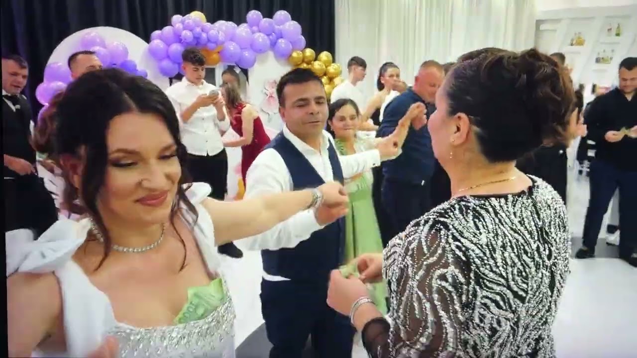 Pjes nga dreka e femive te landit