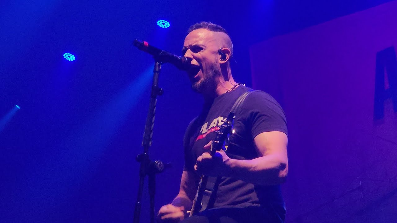 Alter Bridge - Burn It Down - with Mark Tremonti On Vocals (Live at Espaço Unimed - São Paulo)