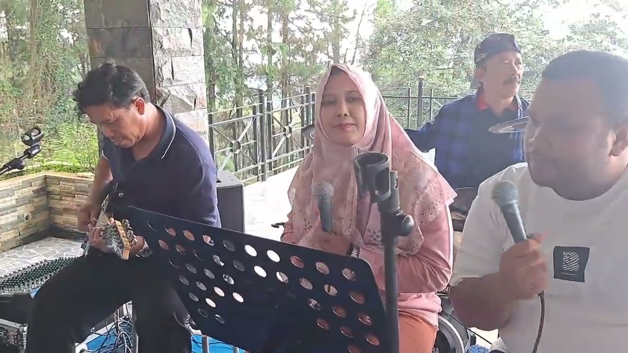 Gala Gala (Voc: Pepy feat Guntur, Jupiter Band)