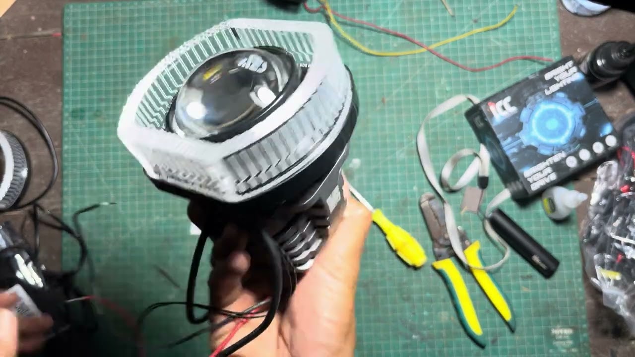 Modifikasi lampu depan dutro hino AES