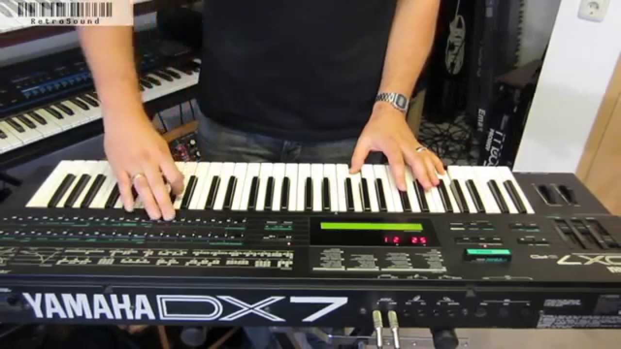 YAMAHA DX7 II FM Synthesizer (1987) 