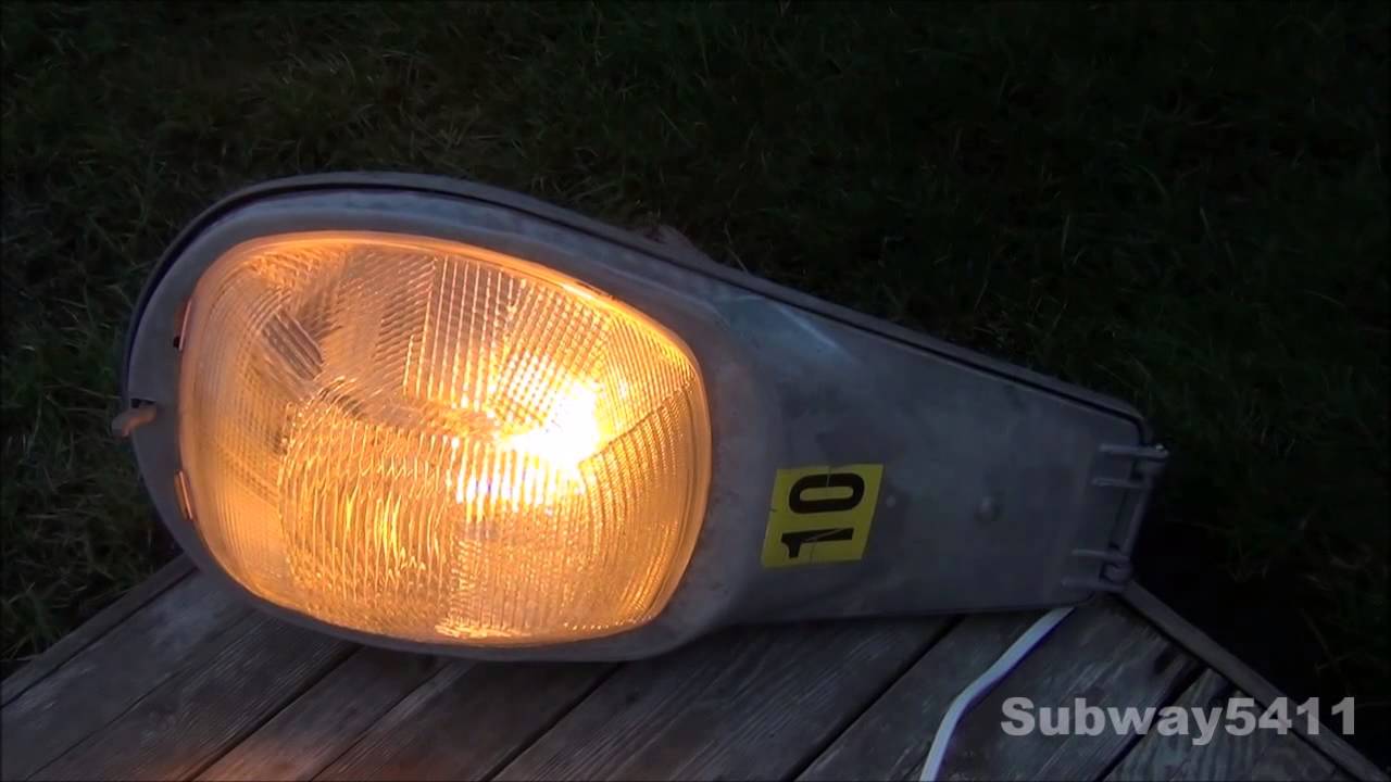 American Electric Lighting Model 115 100w High Pressure Sodium Streetlight