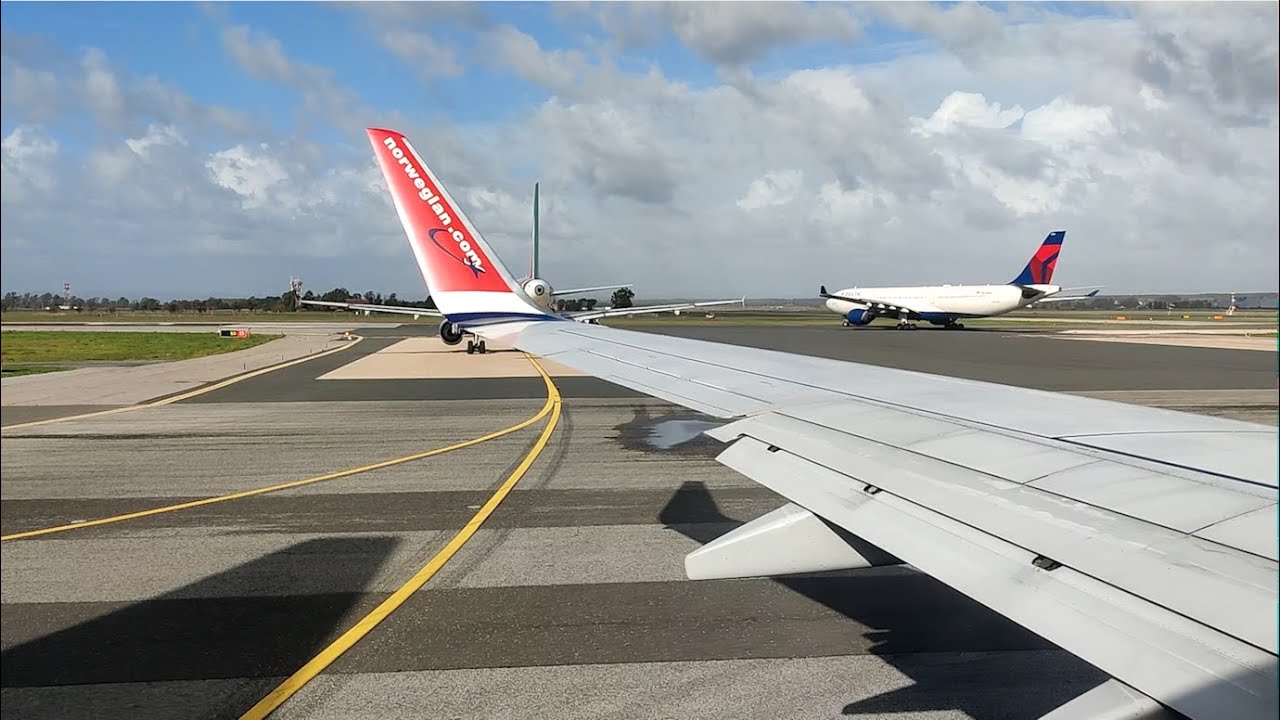 Full Flight – Norwegian Air Shuttle – Boeing 737-8JP – FCO-ARN - D84356