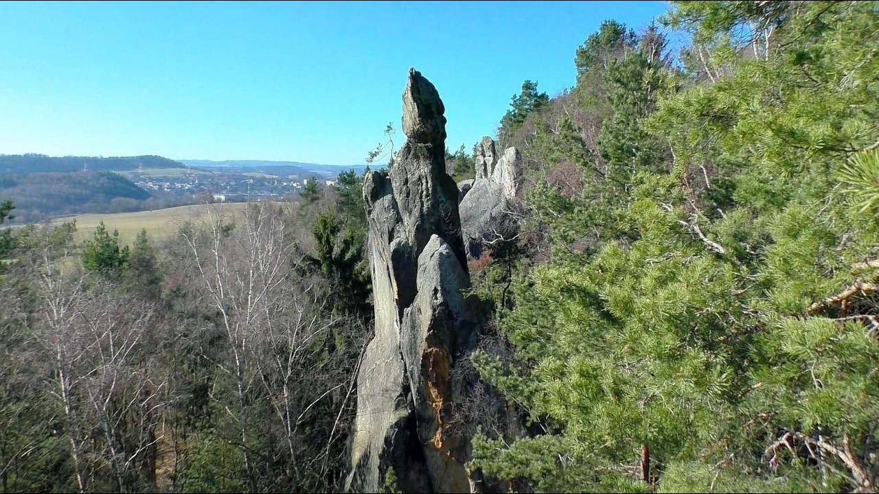 Wilde Guckel, Zahme Guckel und Böschinger Felsen mit Klettersteig am Gipfelgrat / Tschechien