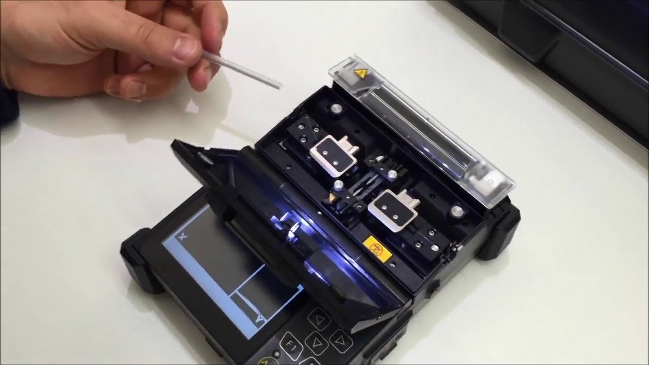 FITEL Ninja NJ001 Fusion Splicer Demonstration with S326 High Precision Cleaver