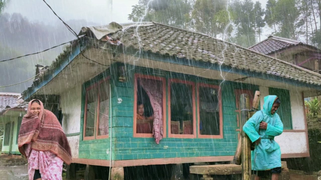 Takut Petir & Longsor !!, Tapi Bikin Betah. Hujan Deras Mengguyur Kampung Jawa Barat, Tasikmalaya
