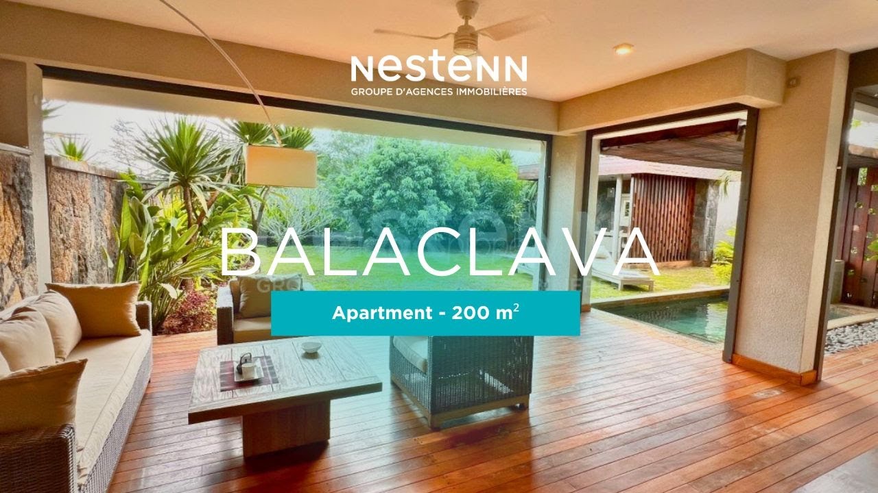 Discover this elegant 3-bedroom apartment located in Balaclava - FOR SALE.