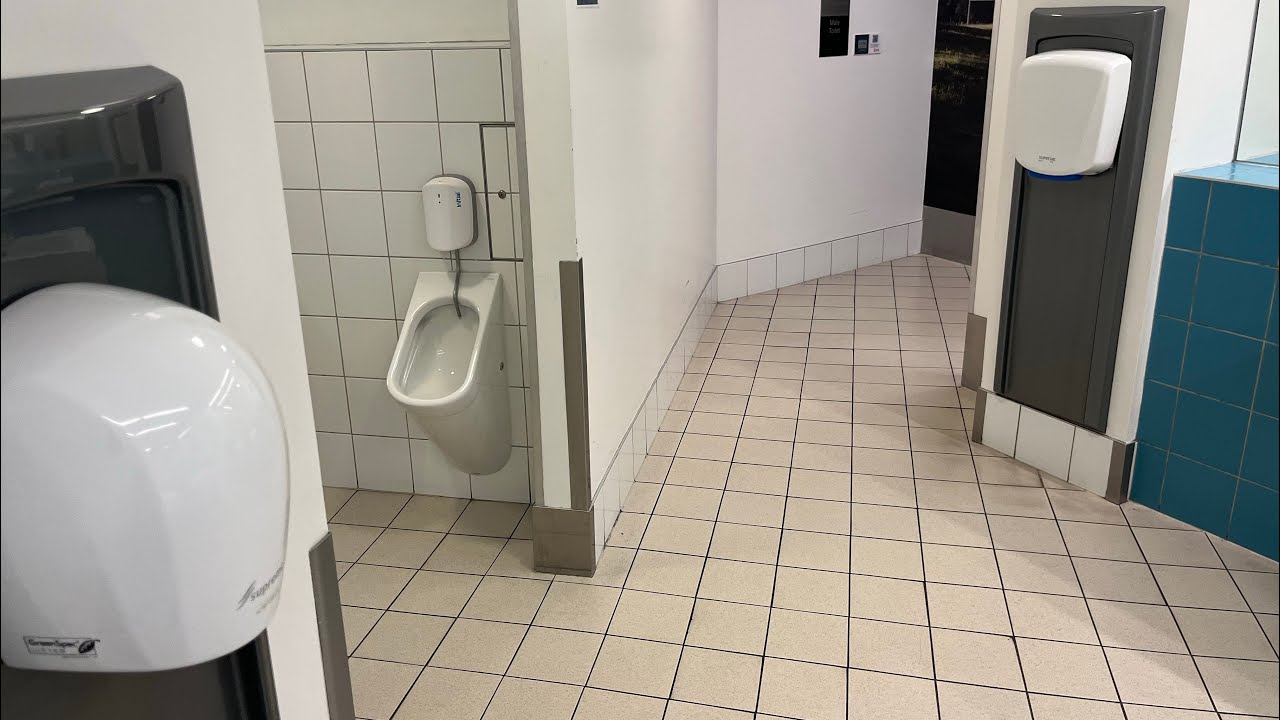 2024 World Dryer VerdeDri V2 & 2020 World Dryer Airforce Hand Dryer at Christchurch Airport