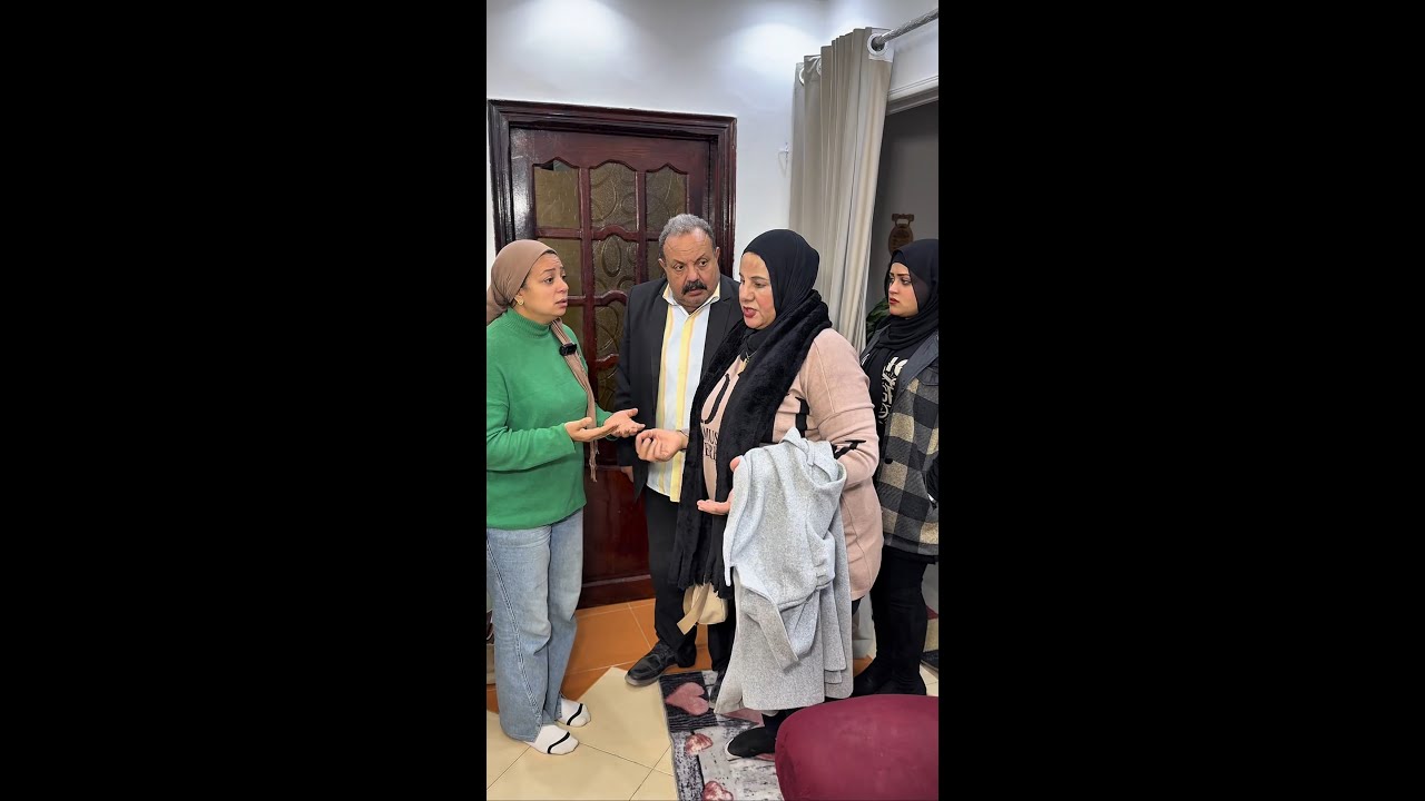 ام تفرق بين بنتها وبنت جوزها وهما عايشن فى بيت واحد لكن كان رد فعل البنت غير متوقع