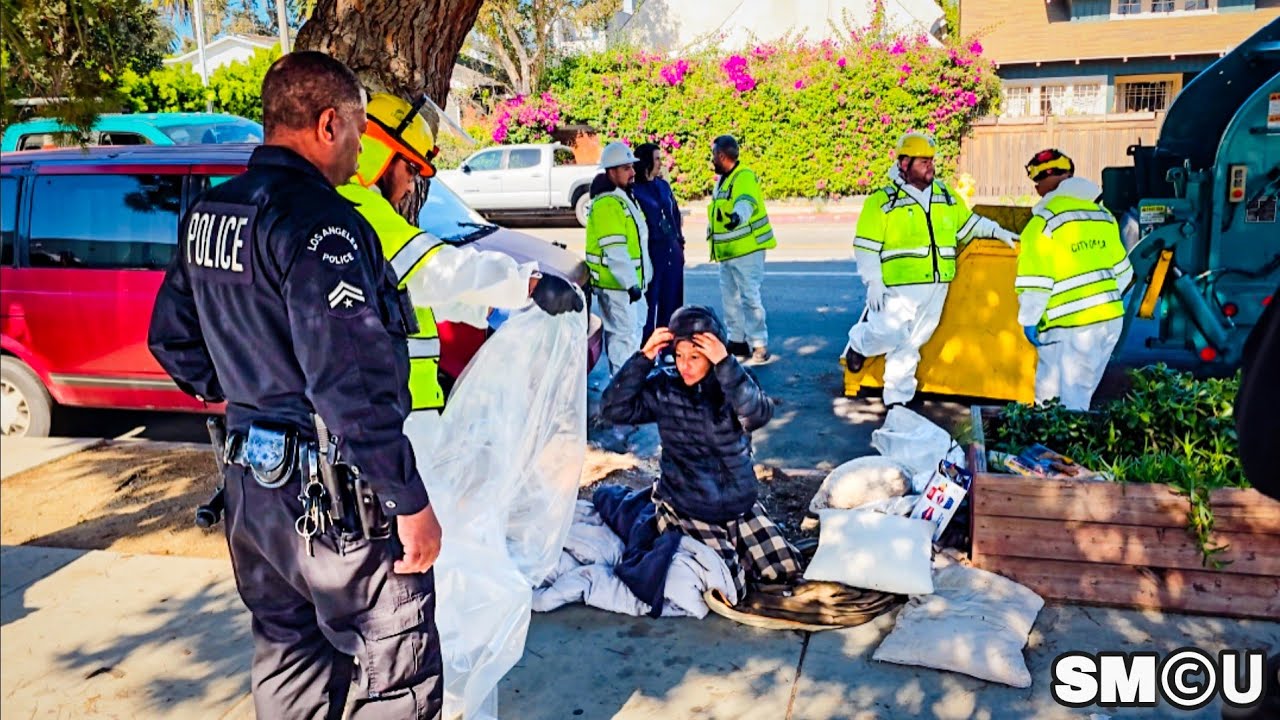 𝗪𝗔𝗞𝗘-𝗨𝗣 𝗖𝗔𝗟𝗟: Police Wake Homeless Woman During Venice Sidewalk Sweep