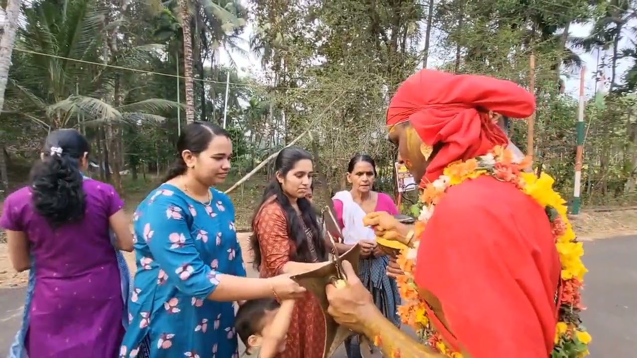 വാൾ എഴുന്നള്ളത്തു വയൽതിറ സന്നിദ്ധിയിലേക്ക് 🙏പട്ടാനൂർ കടവ് വയൽതിറ 