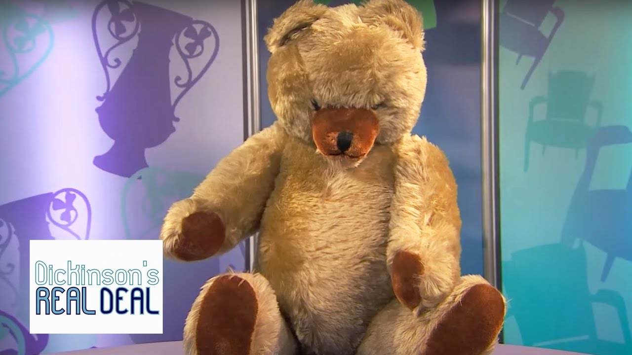 Unusual Large Bear Brought to Oldham | Dickinson's Real Deal | S09 E30 | HomeStyle