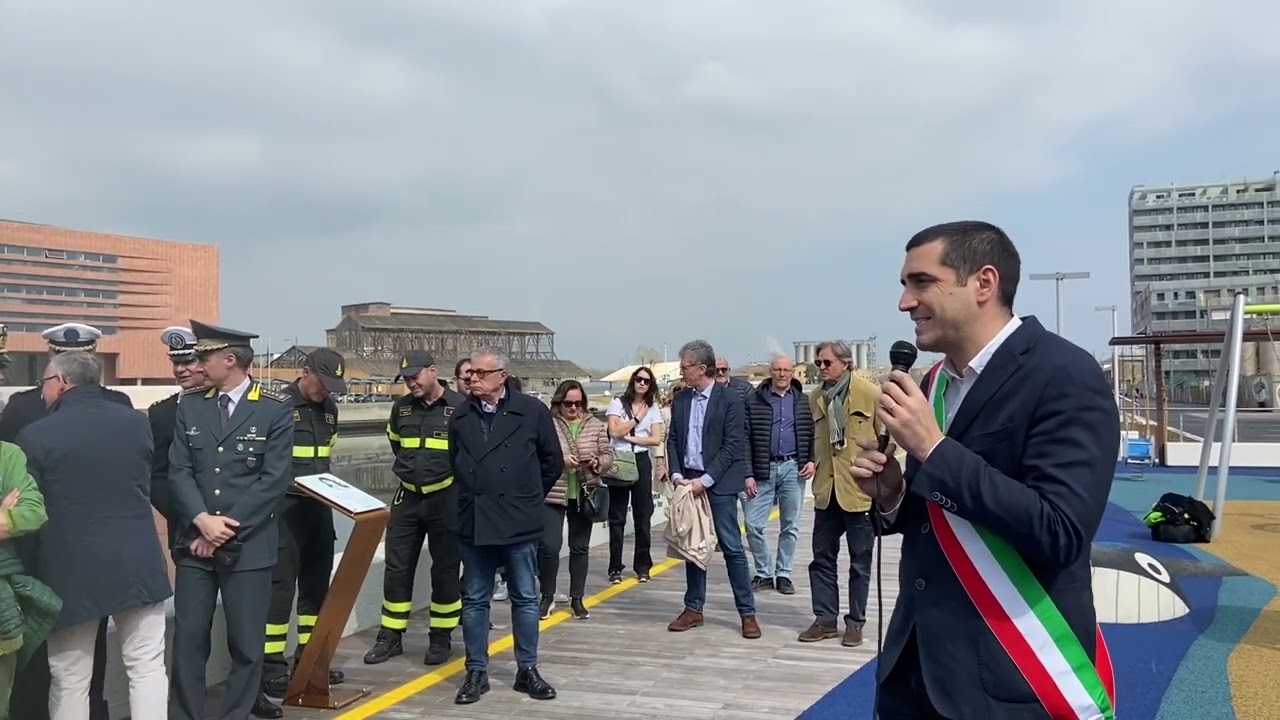 Ravenna. Il Sindaco Michele de Pascale ha inaugurato la Passeggiata Lungocanale Candiano