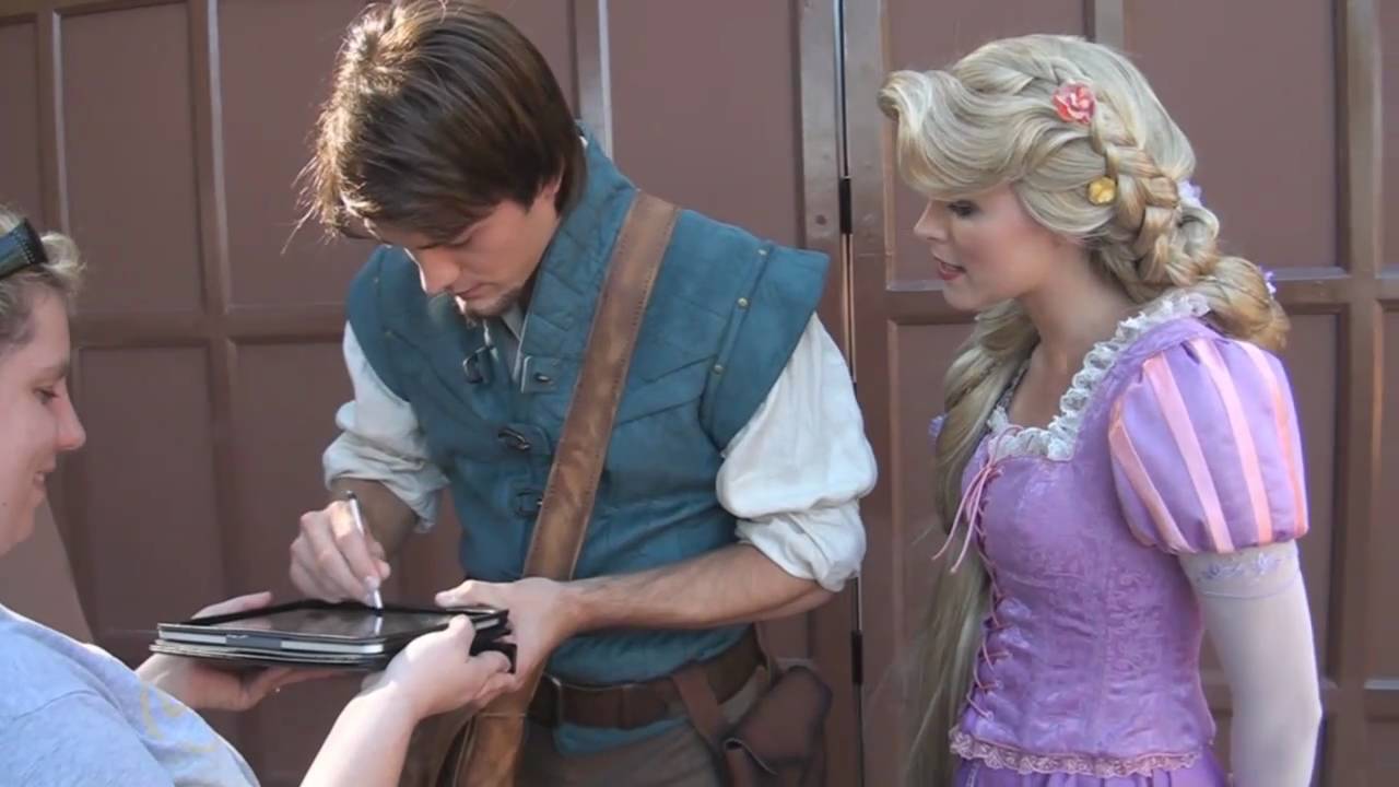 Rapunzel & Flynn Marvel at the iPad
