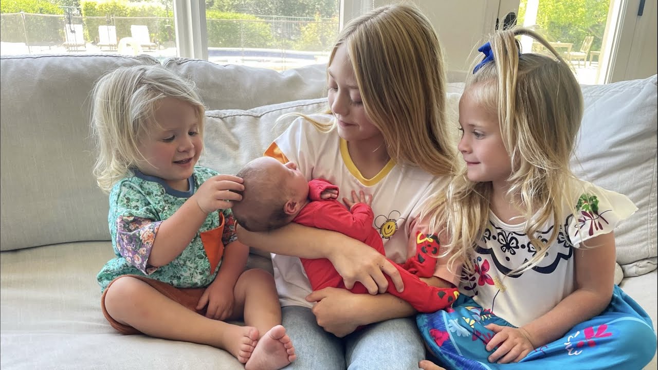 Meeting Their Baby Sister For The First Time!