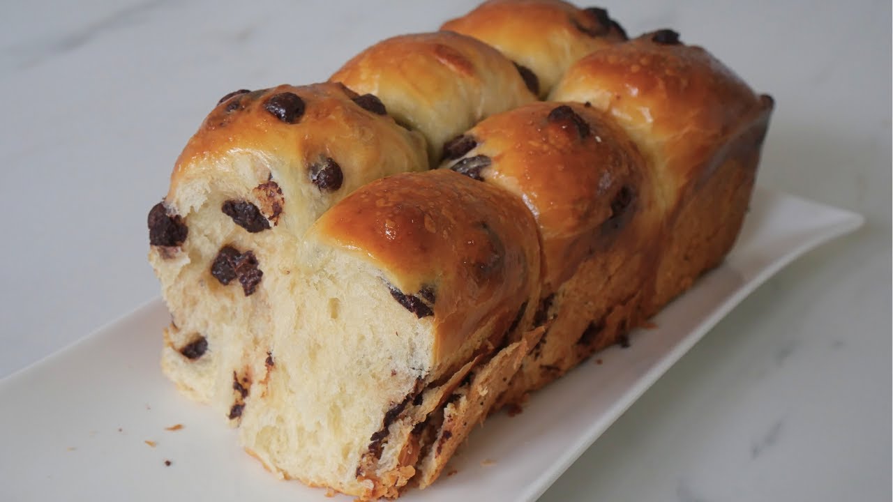 BRIOCHE MEGA MOELLEUSE & FILANTE AU PÉPITES DE CHOCOLAT