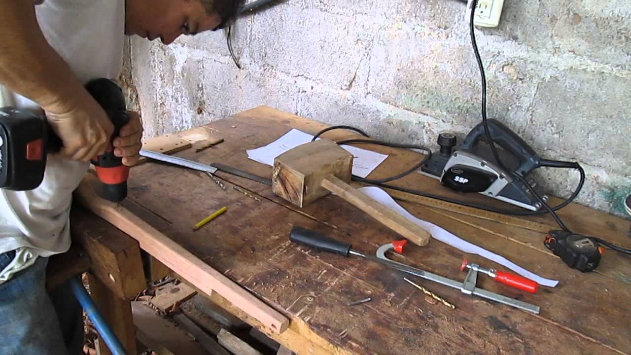 Cómo Hacer un Rifle de Madera y Goma para lanzar piedras