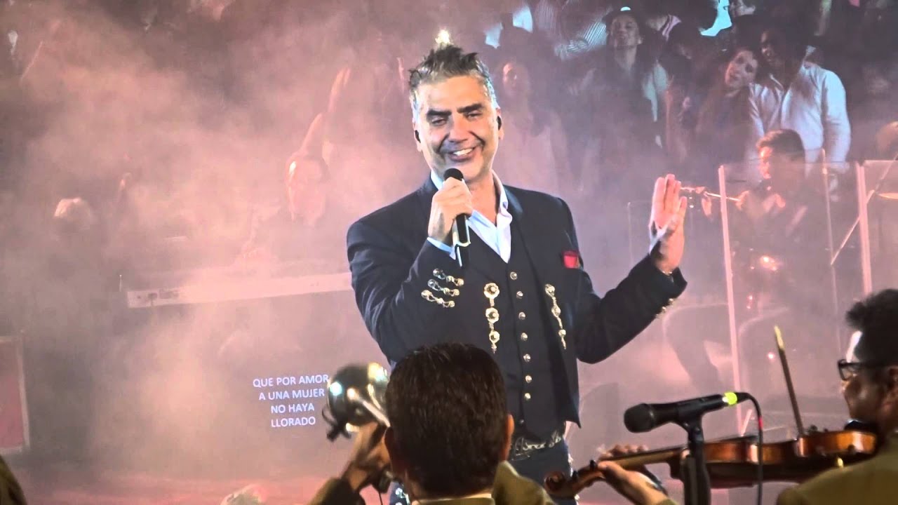 Es la mujer. . .  Alejandro Fernández #fenapo2015