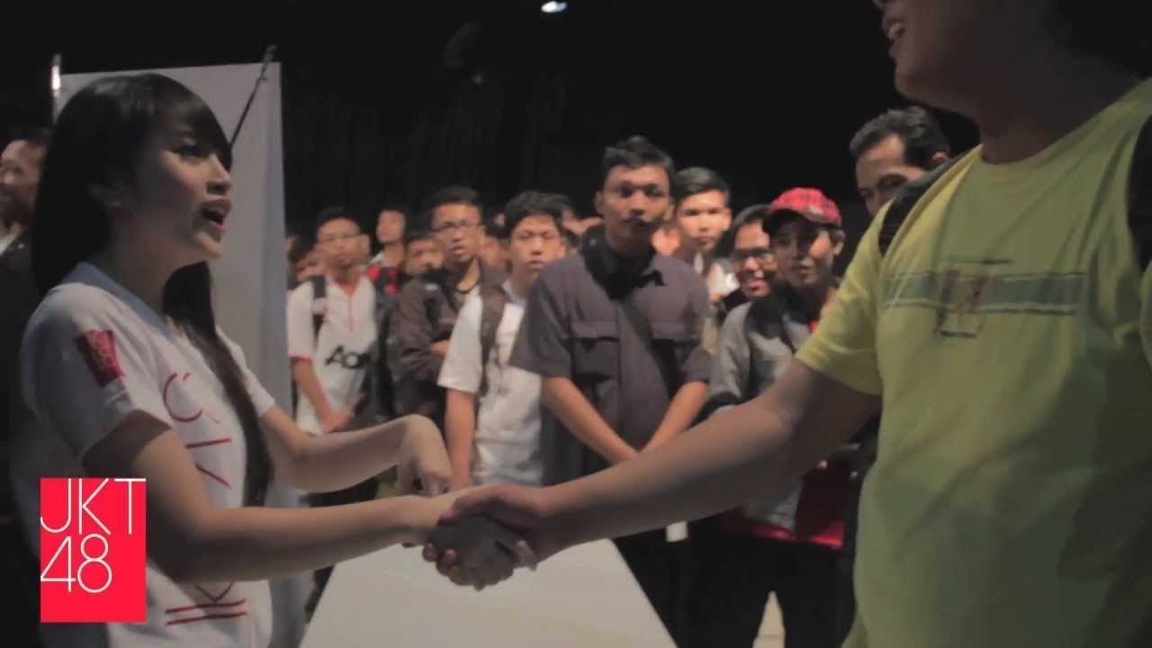 JKT48 1st Album "Heavy Rotation" Individual Handshake Event