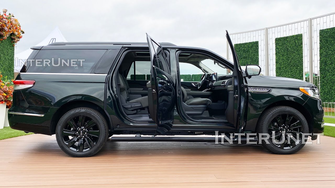 Black Label 2022 Navigator Lincoln's Largest 7-Passenger AWD SUV