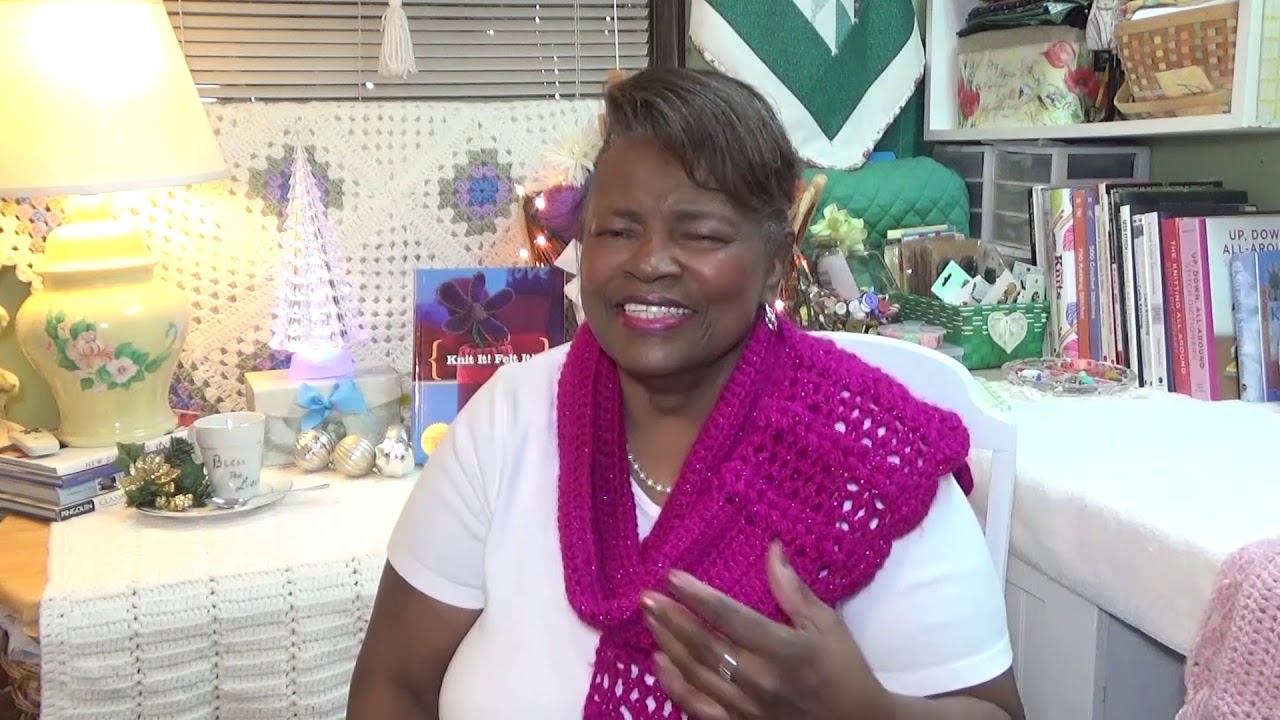 J's Crochet - The 12 Days of Christmas Scarf. EP. #132.