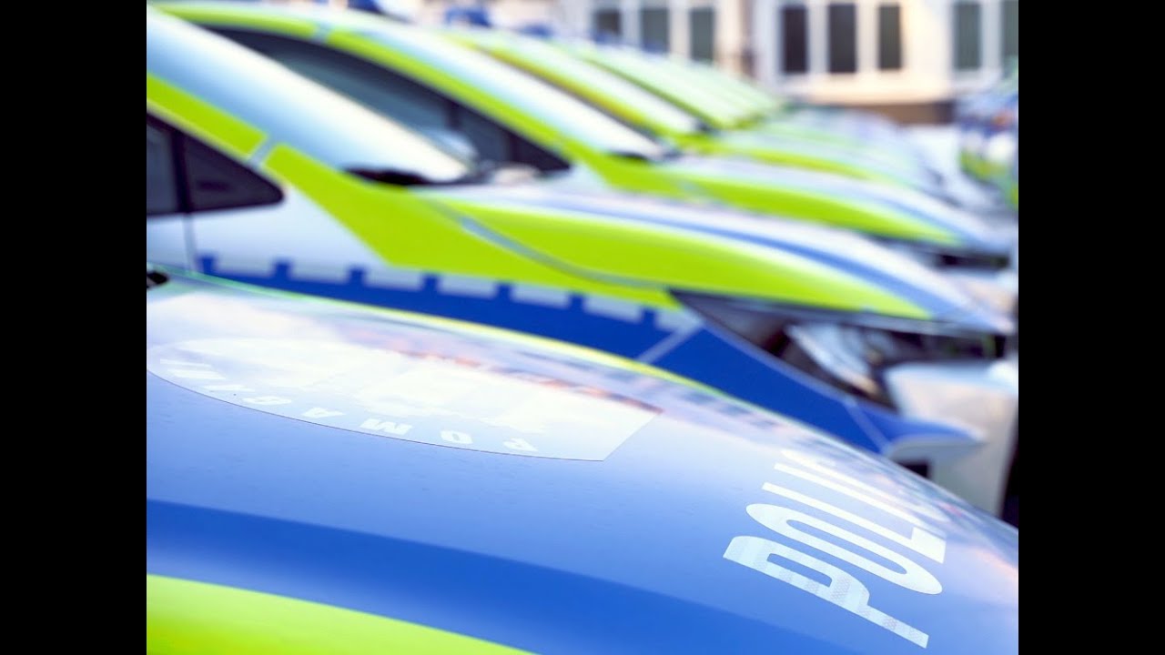 35 nowych hybrydowych radiowozów na ulicach Warszawy