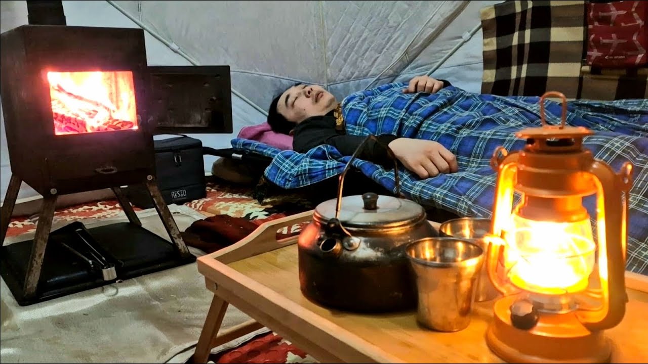 НОЧЬ НА ЛЬДУ! НЕЗВАНЫЕ ГОСТИ НЕ ДАВАЛИ ПОКОЯ!