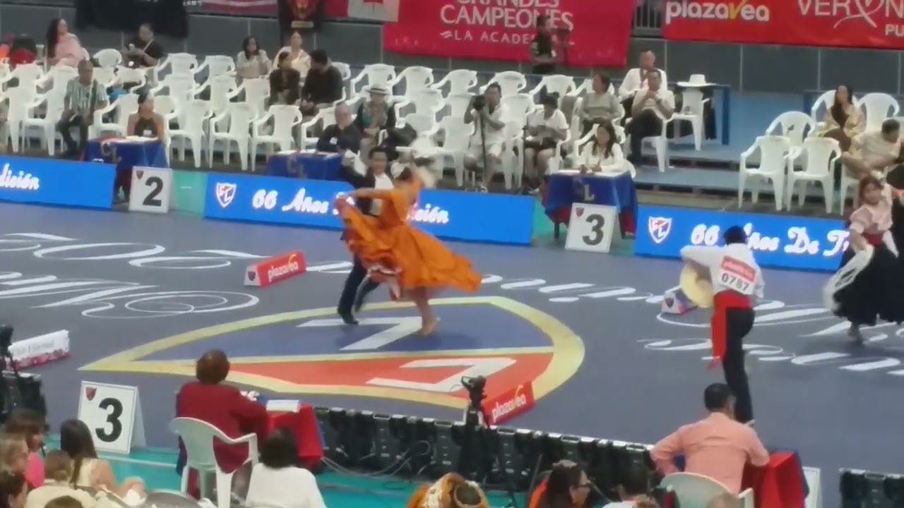 Francis y Jade semifinal mundial de marinera 2026