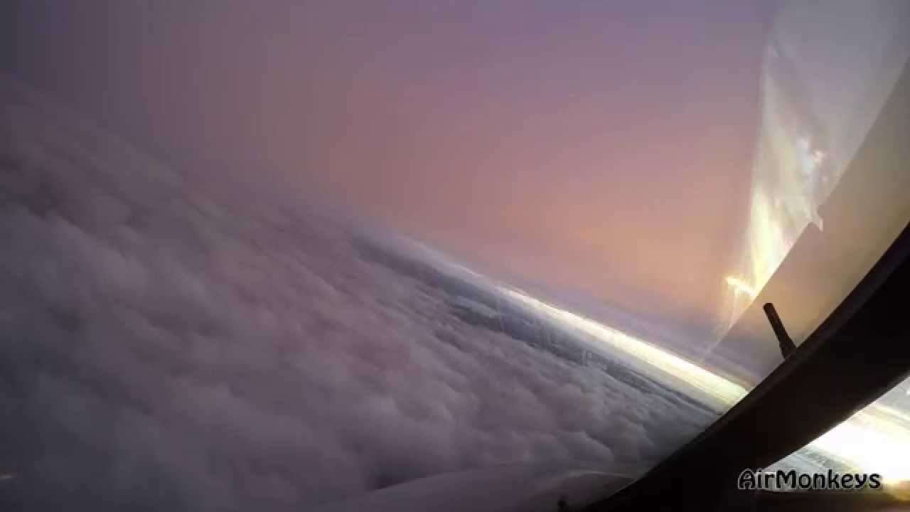 Approach & Landing at Zurich Airport - a rainy day - Airbus A320