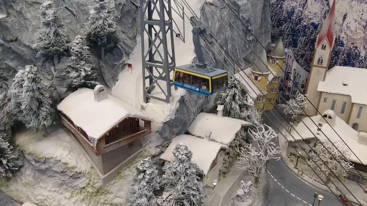 067. A look around Schloss Adler - a Winter Alpine Model Railway Layout by Jonathan Wilkins (4K)