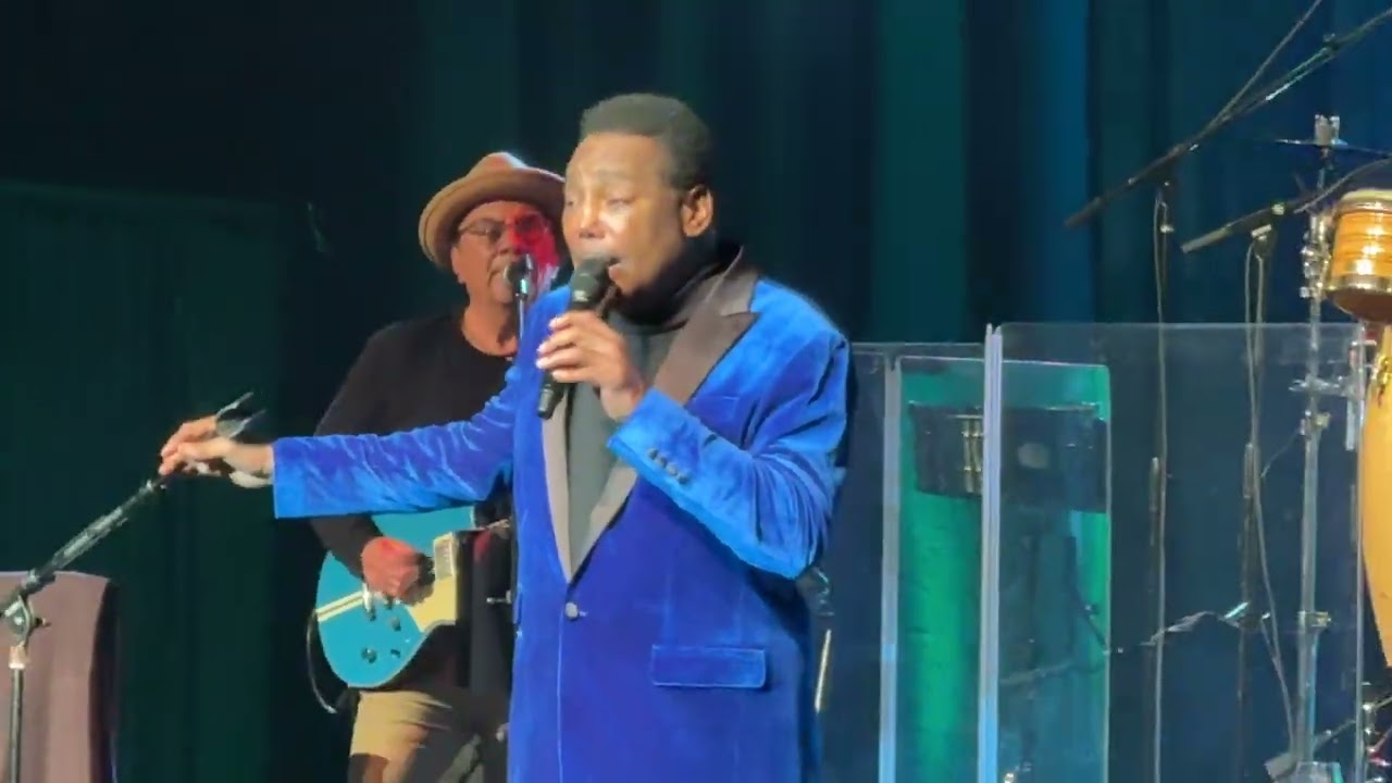 Turn Your Love Around - George Benson Live @ Pechanga Theater