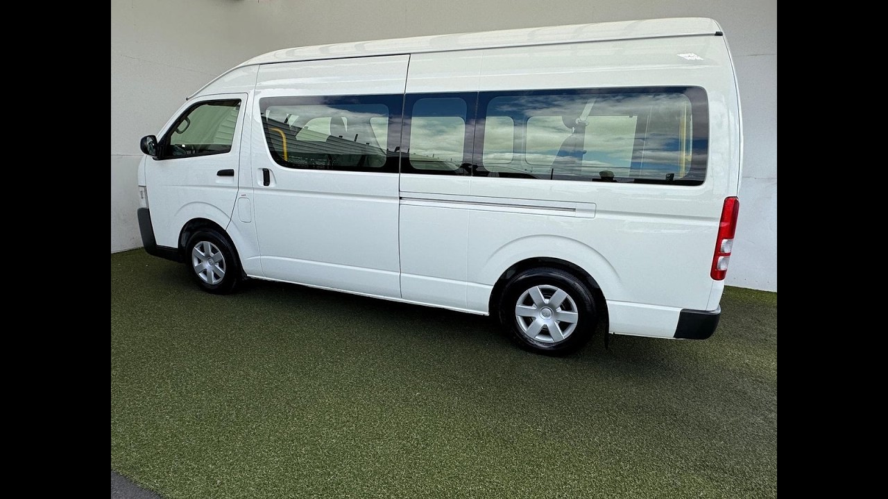 #34980 Toyota Hiace Commuter 2017 Wheelchair lift KDH223R