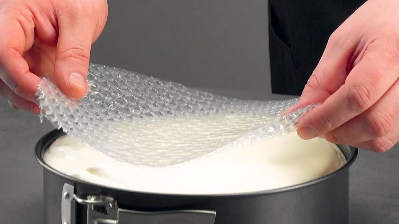 Premi il pluriball sulla torta fredda e... sorpresa!