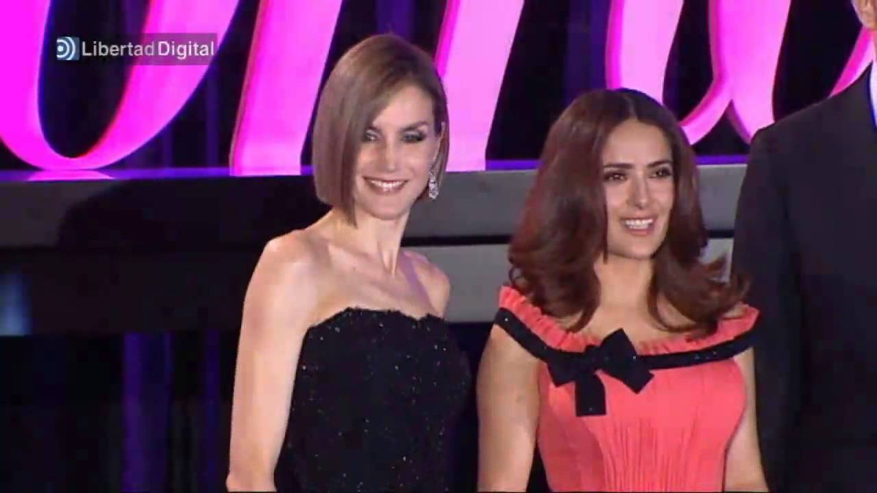 La reina Letizia estrena corte de pelo a lo 'bob' en una entrega de premios