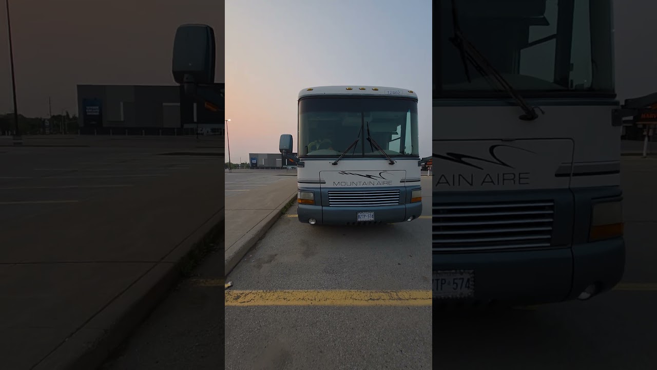 Ontario Nomadic Family living in 37.5 foot x 8 foot Coach RV a 1999 Newmar Mountain Aire