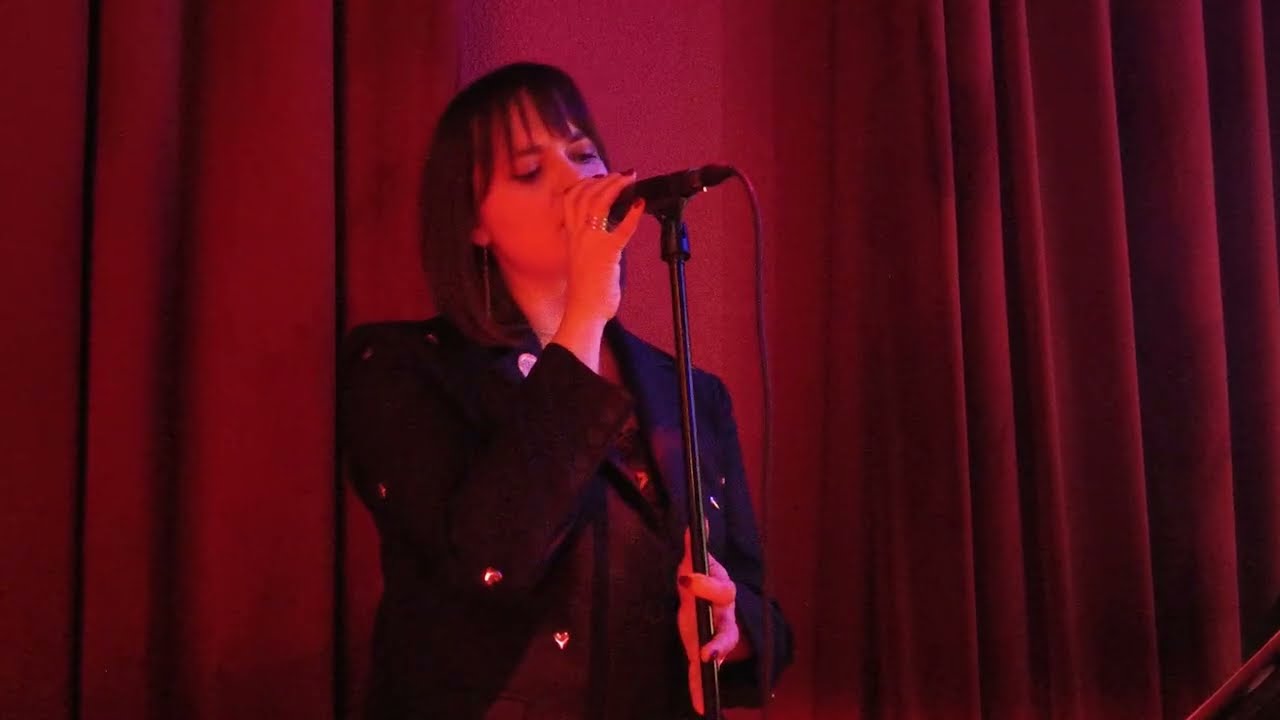 And I Love Her (The Beatles cover) | Veranda