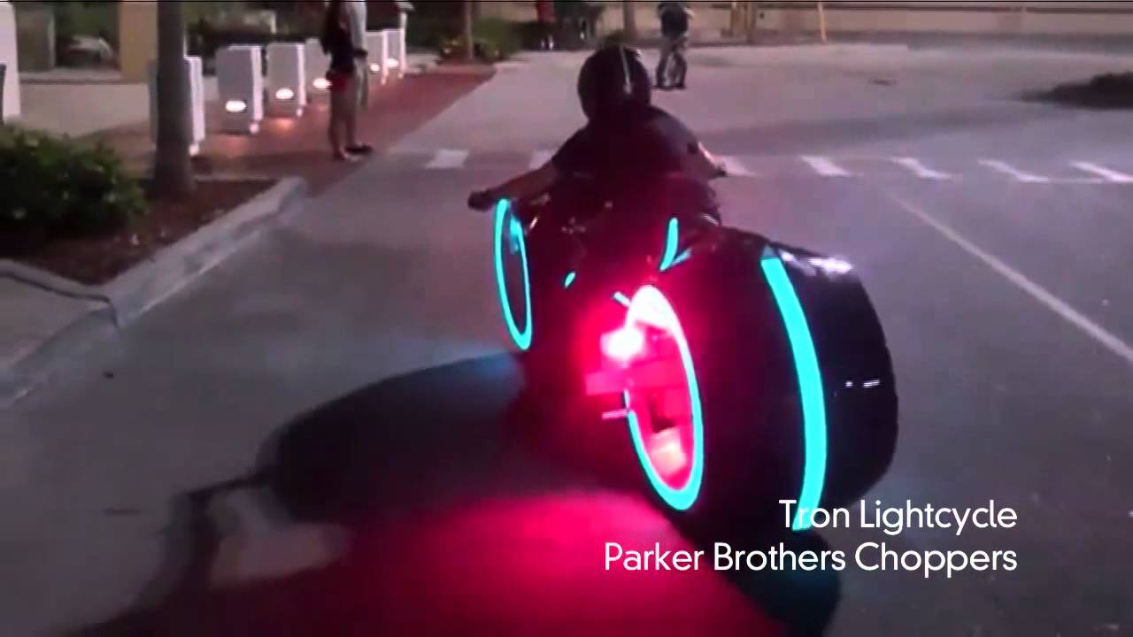 Электрический световой мотоцикл Tron легален для использования на дорогах общего пользования
