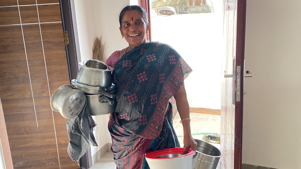 வாரத்தில் முதல் நாளிலேயே அம்மாவுக்கு தலைக்கு மேல வேலை @AmmaKaiPakkuvam