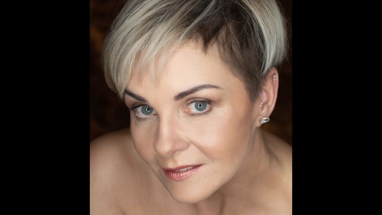 Bestager-Model Ronnyaschoene auf Instagram (1:00)