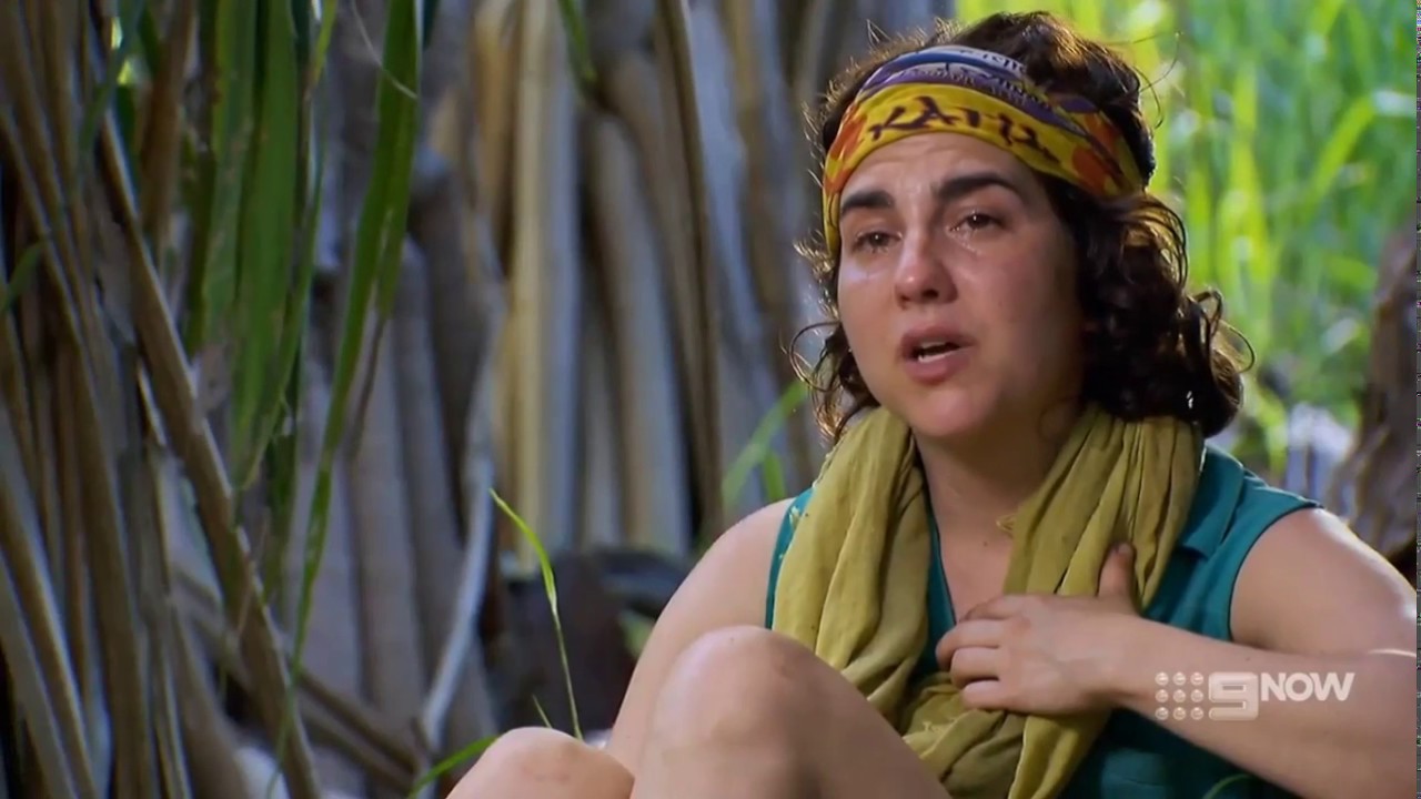 Survivor: Edge of Extinction - Aubry Finds The Idol